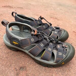 Men’s Keen Newport Gray and Orange Hiking Sandals Waterproof Shoes Size 8